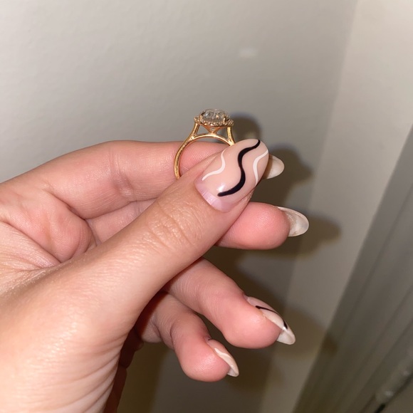 Moissanite Engagement Ring - Picture 4 of 7